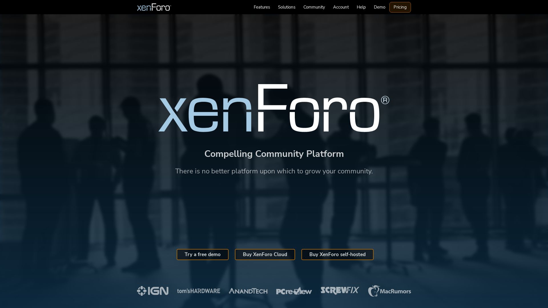 Stato del sito web xenforo.com è   ONLINE